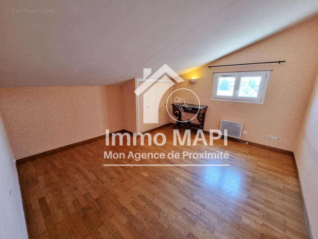 Appartement à LATTES