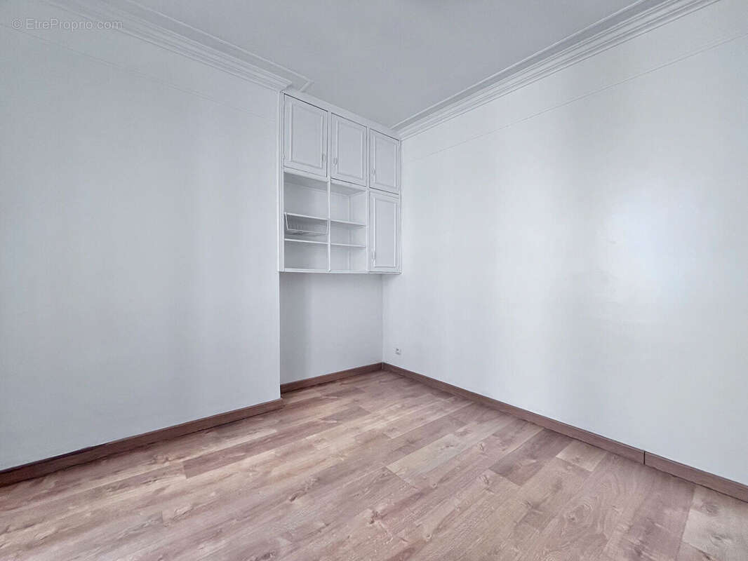 Appartement à PARIS-19E