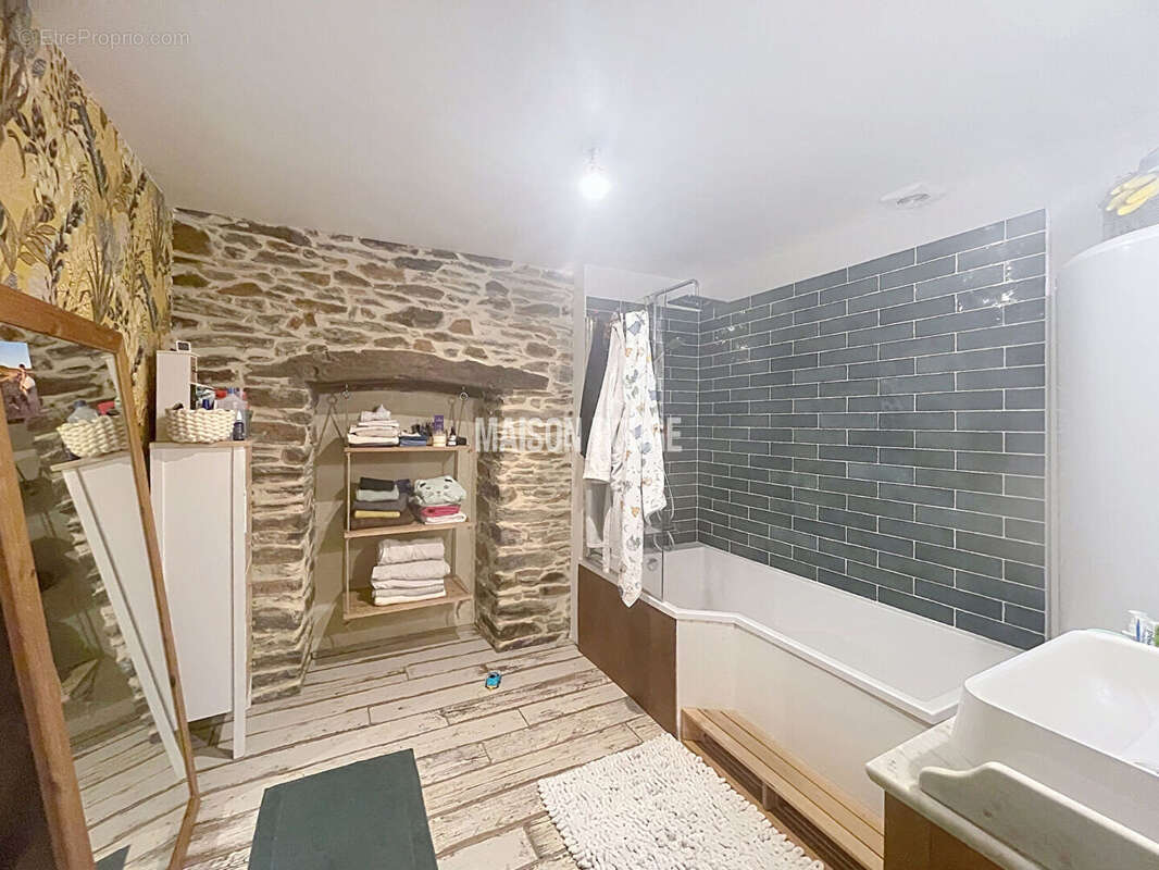 Duplex 3 chambres, 2 terrasses situé sur le port de Plouer-sur-Rance - photo 5