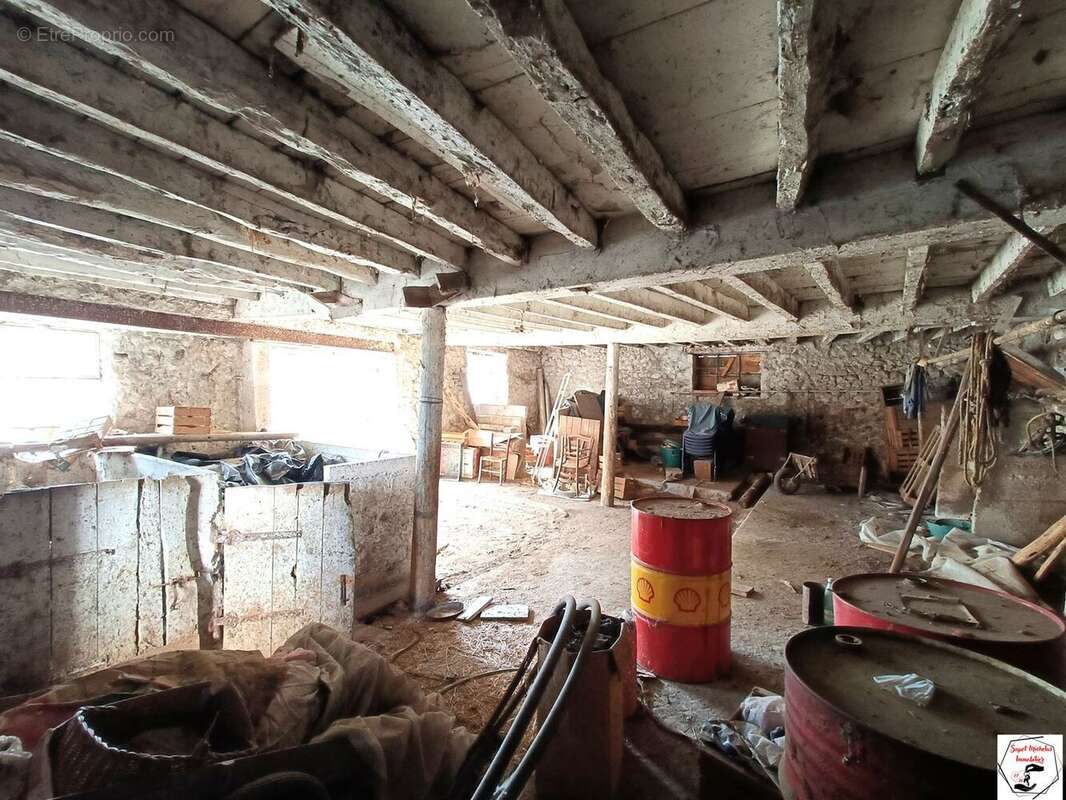 Maison à COLOMBIER-LE-VIEUX