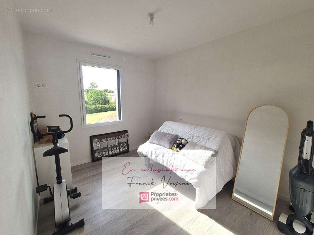 A VENDRE en Exclusivité à Vendrennes, Maison de 89 m2 env avec 2 chambres et 1 bureau sur une parcelle de 574 m2 - photo 10