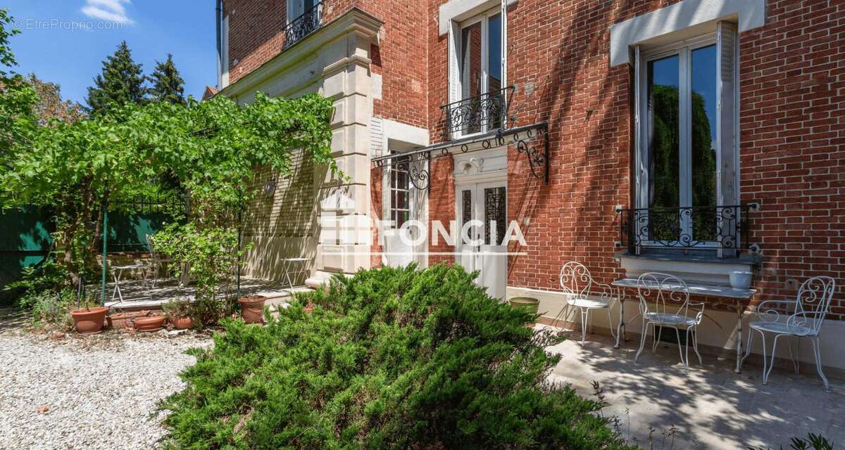 Maison de maitre du xixe en bordure de sceaux - photo 2