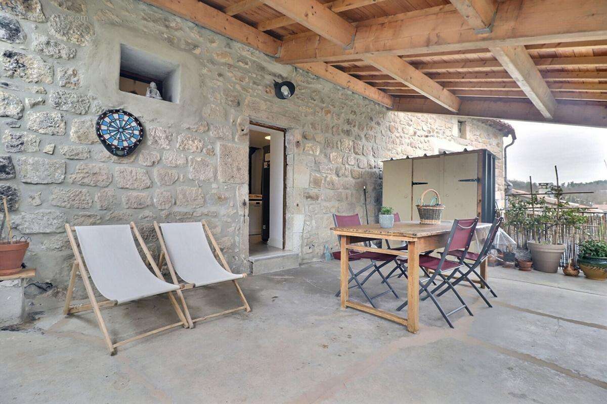 Appartement à LABLACHERE