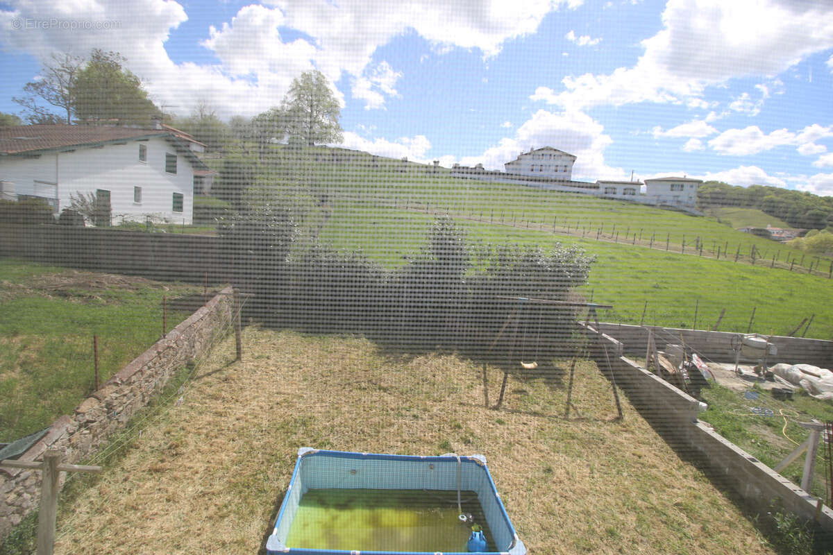 Hasparren - Appartement T4 en dernier étage avec jardin de 77m2 - photo 7