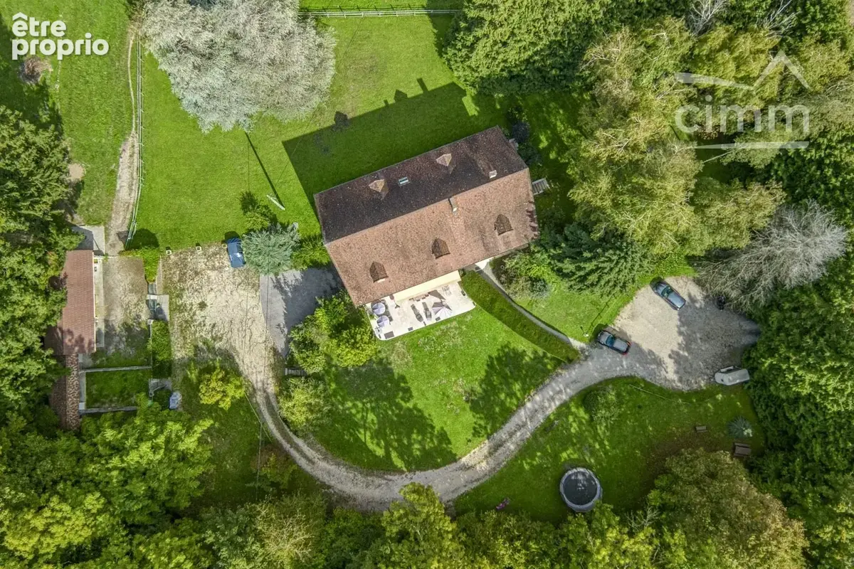 Propriété de charme 420m2 sur 1.6 ha de terrain dans un cadre champêtre sans voisinage - photo 4