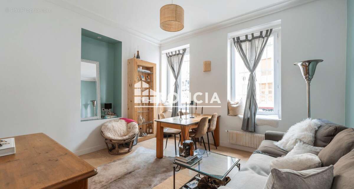Appartement à PARIS-18E