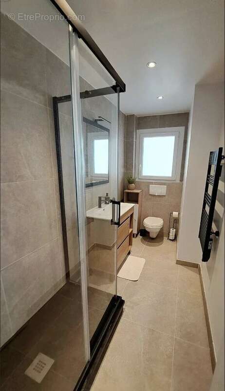 Appartement à MARSEILLE-1E