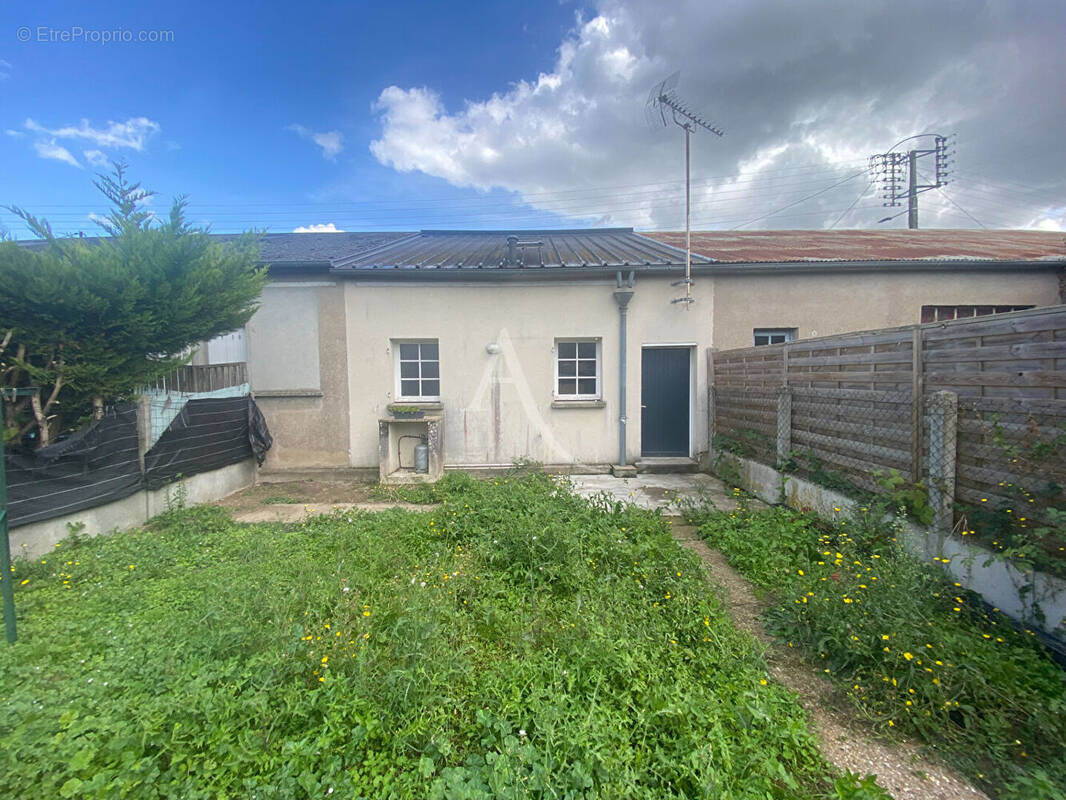 Maison à NEUVILLE-AUX-BOIS