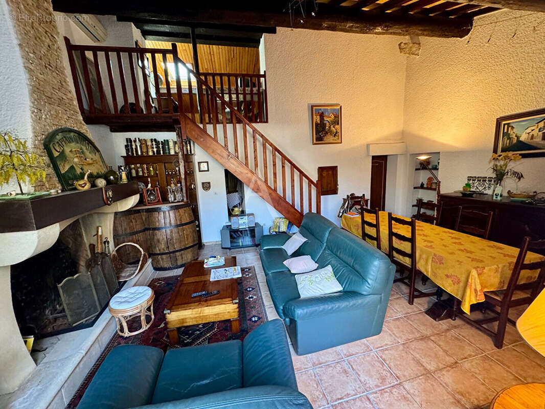 Maison à CLARENSAC