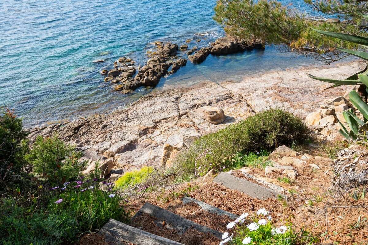 Maison à CARQUEIRANNE