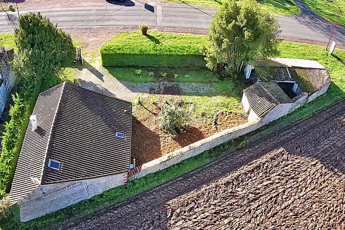 Maison à SAINT-PORCHAIRE