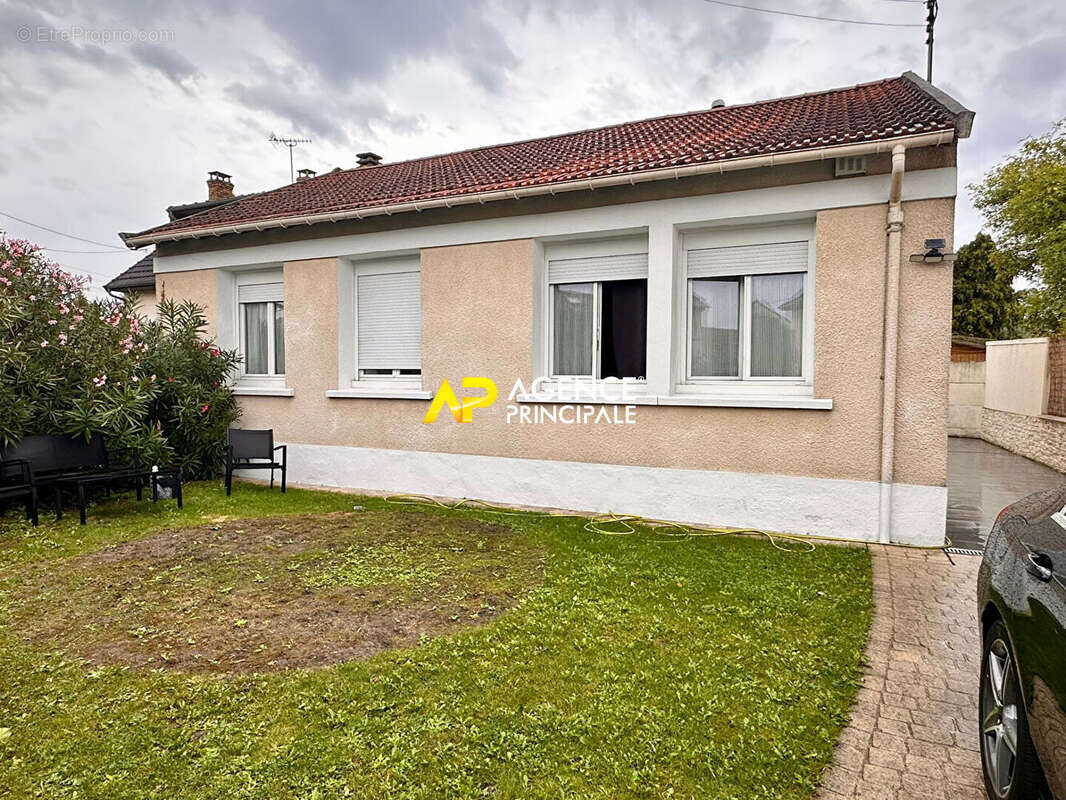 Maison à SARTROUVILLE