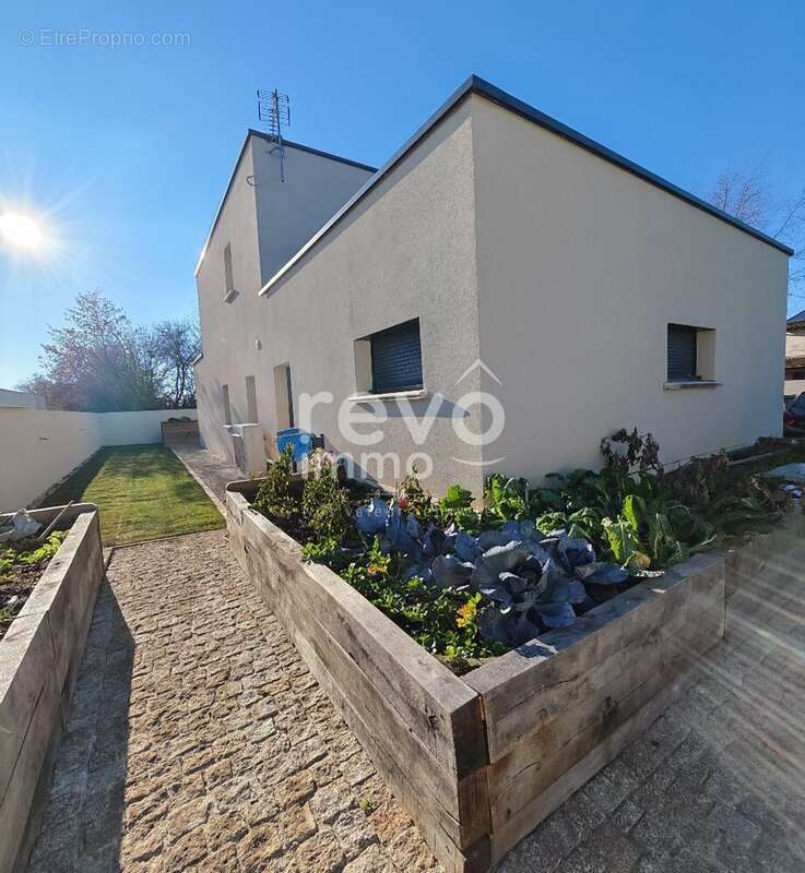 Maison à VILLARS-LES-DOMBES