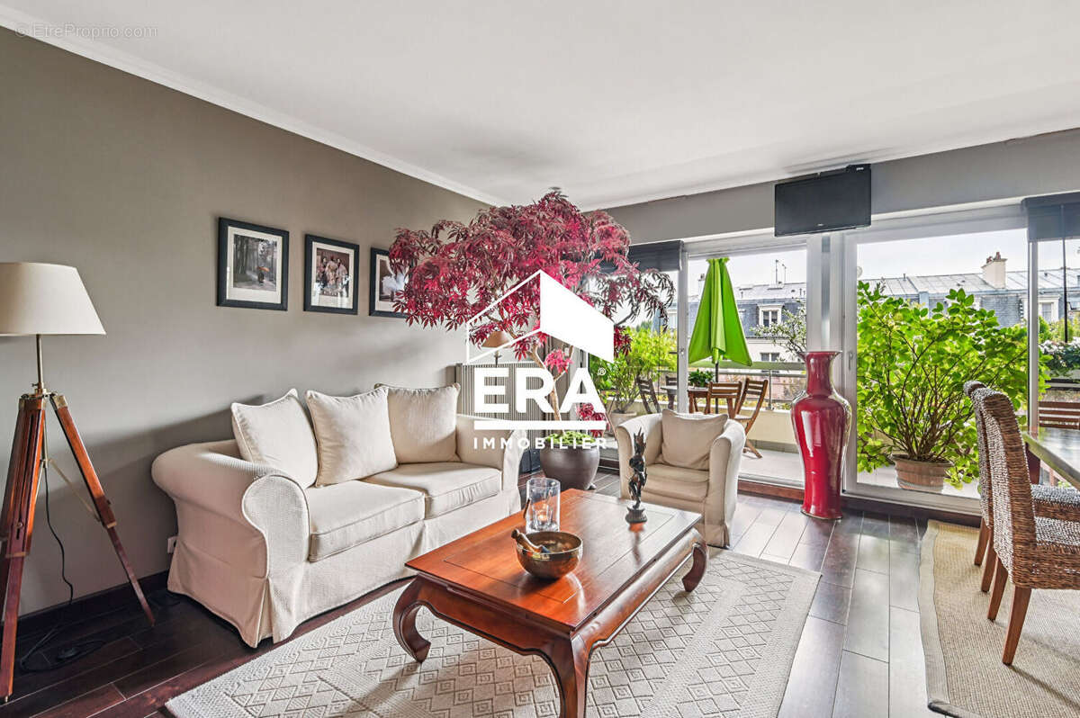 Appartement à COURBEVOIE