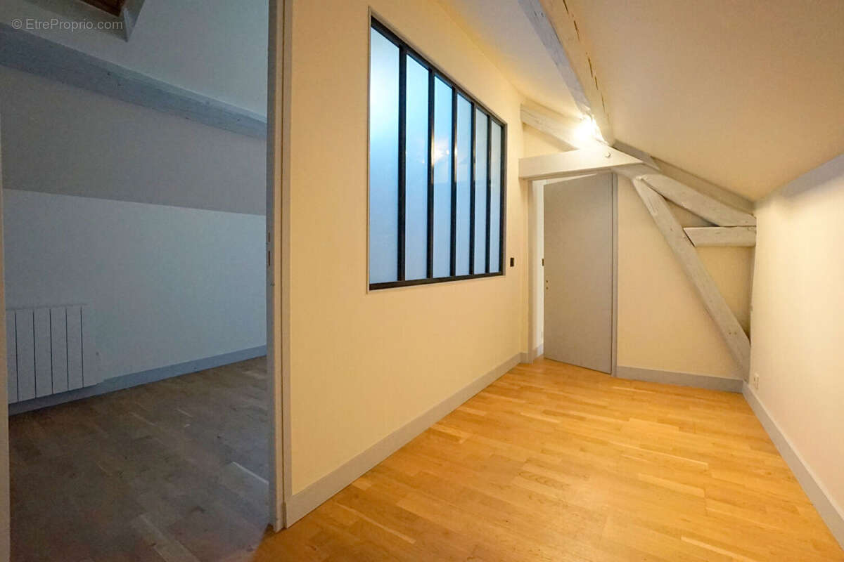 Maison à MEZIERES-SUR-SEINE