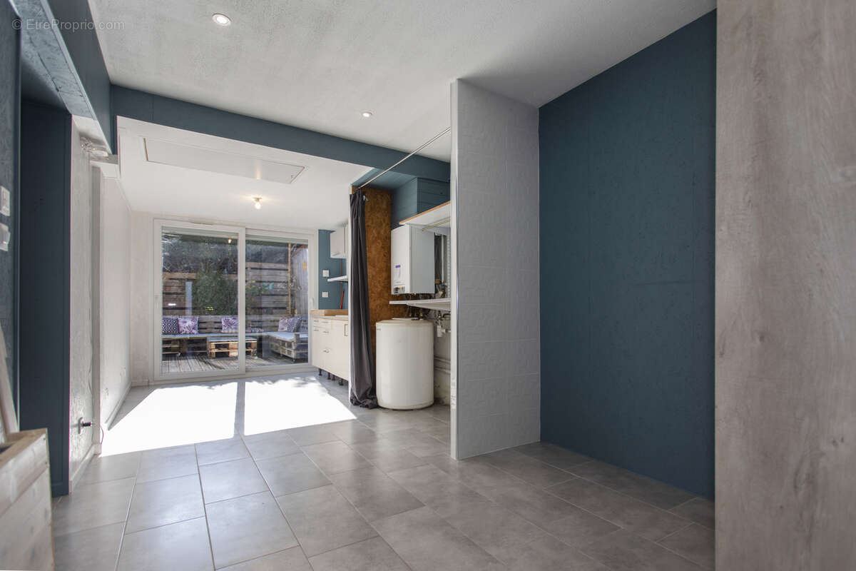 Maison à COMMELLE-VERNAY