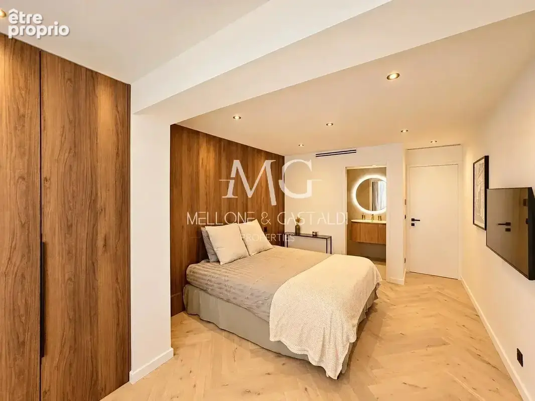 Exclusivité – cannes centre – appartement 4 pièces entièrement rénové avec terrasses, parking et cave - photo 10
