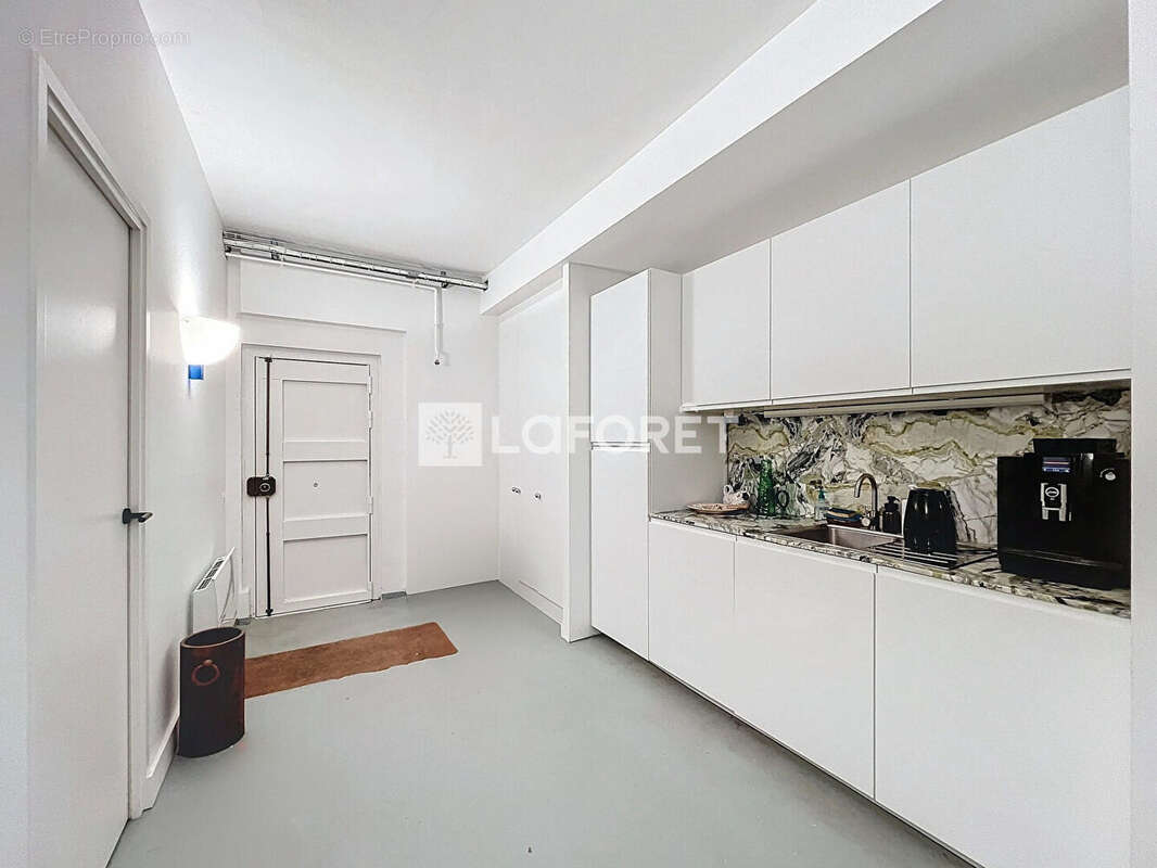 Commerce à PARIS-18E