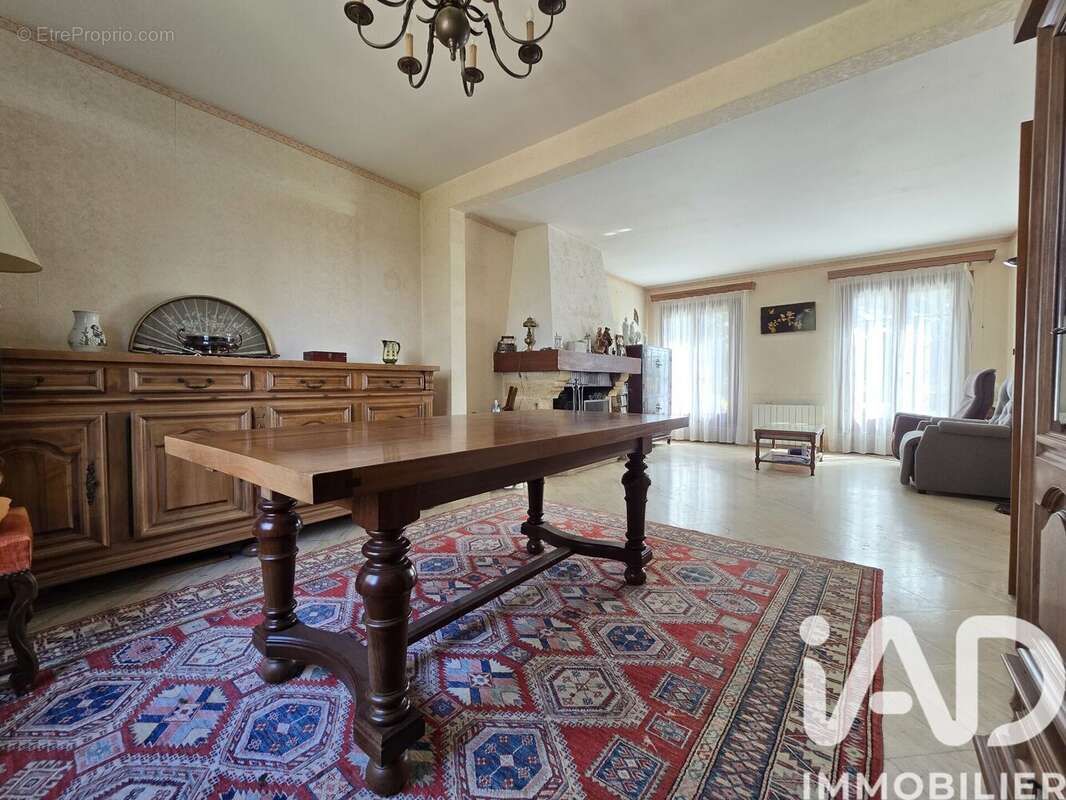 Photo 3 - Maison à MEZIERES-LEZ-CLERY