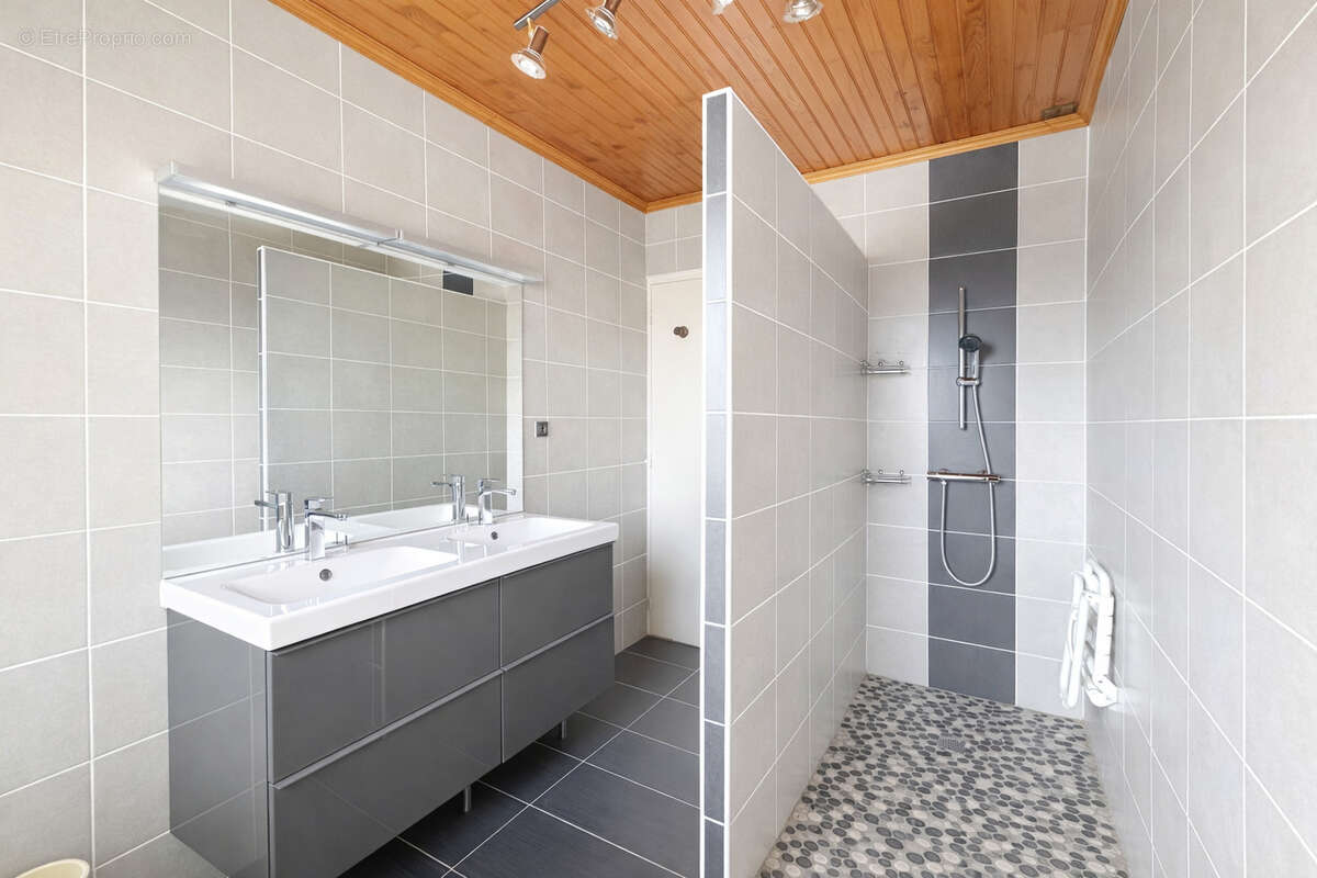 Maison à VILLETTE-D'ANTHON