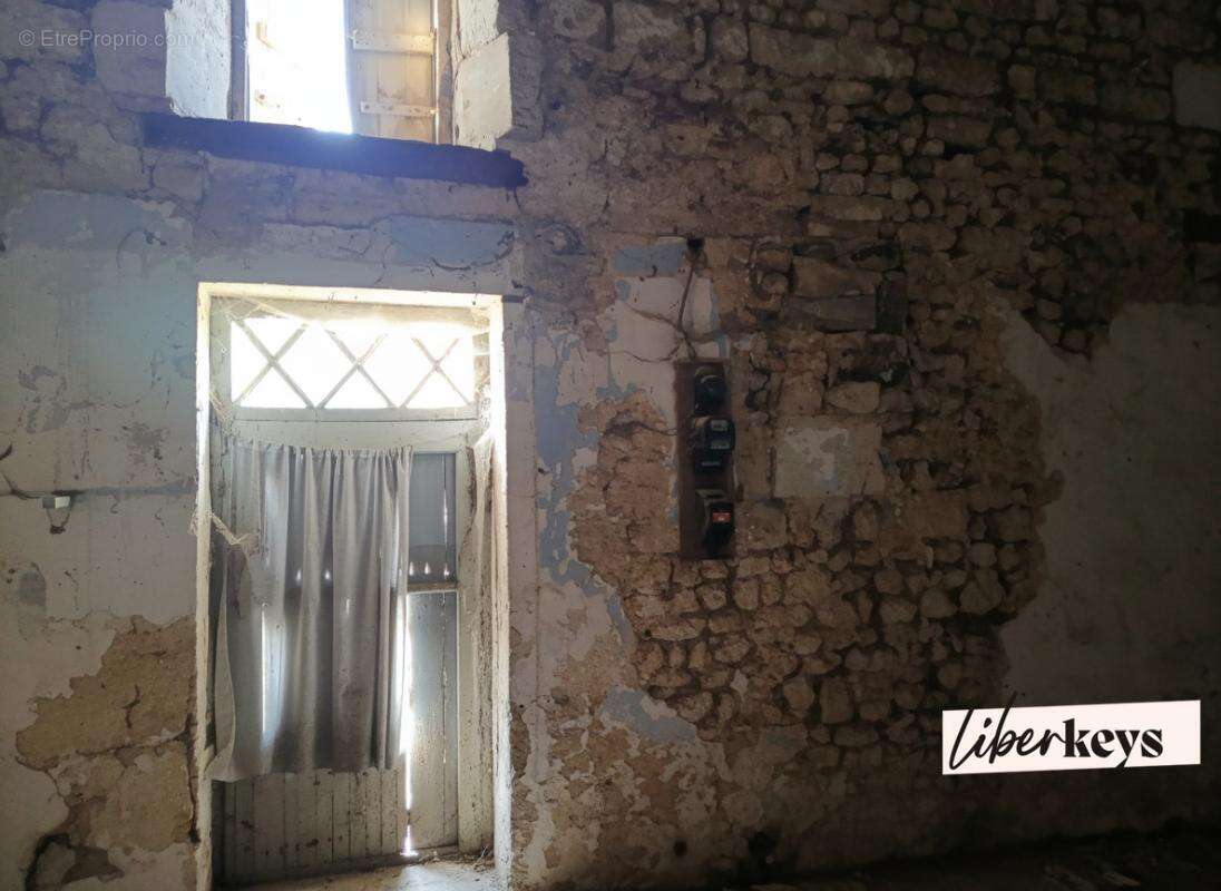 Maison à SAINT-GEORGES-DES-COTEAUX