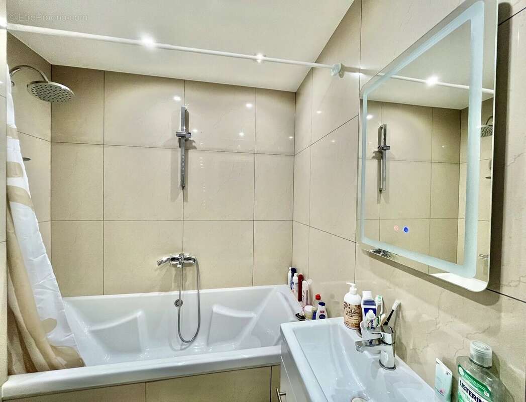 Appartement à ROQUEBRUNE-CAP-MARTIN