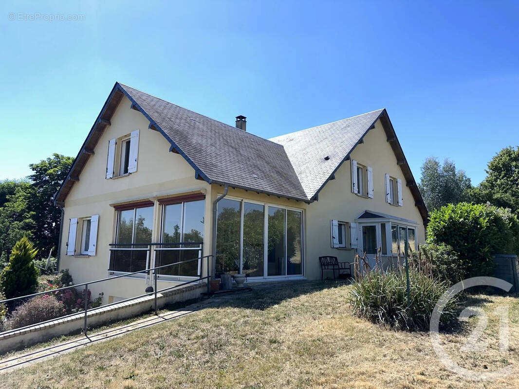 Maison à COSNE-COURS-SUR-LOIRE