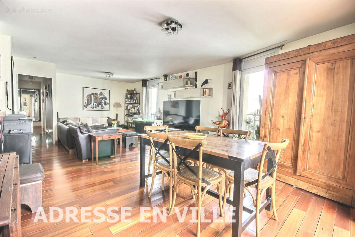 Appartement à PARIS-17E