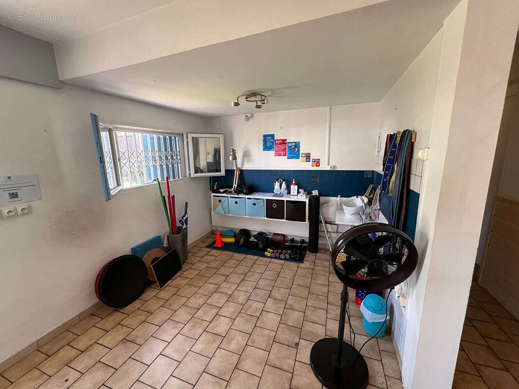 Commerce à SAINT-PIERRE