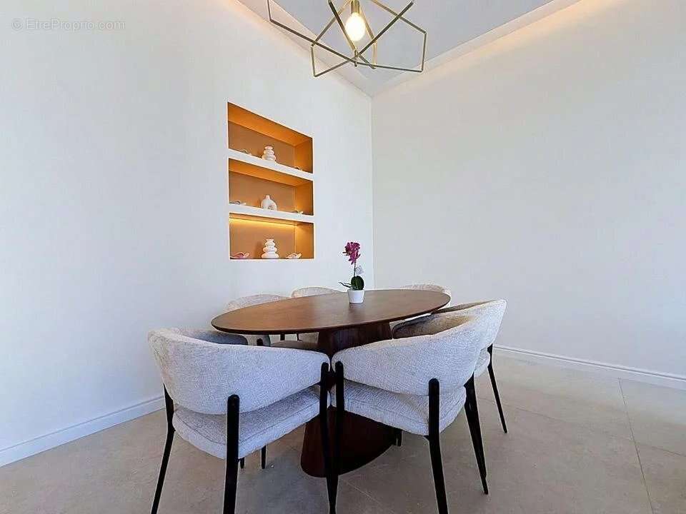 Cannes "croisette" - 3p 100m² - photo 9