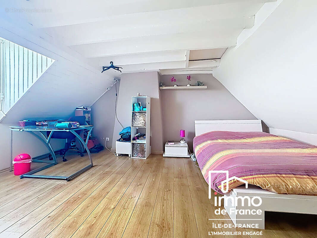 Maison à COURVILLE-SUR-EURE