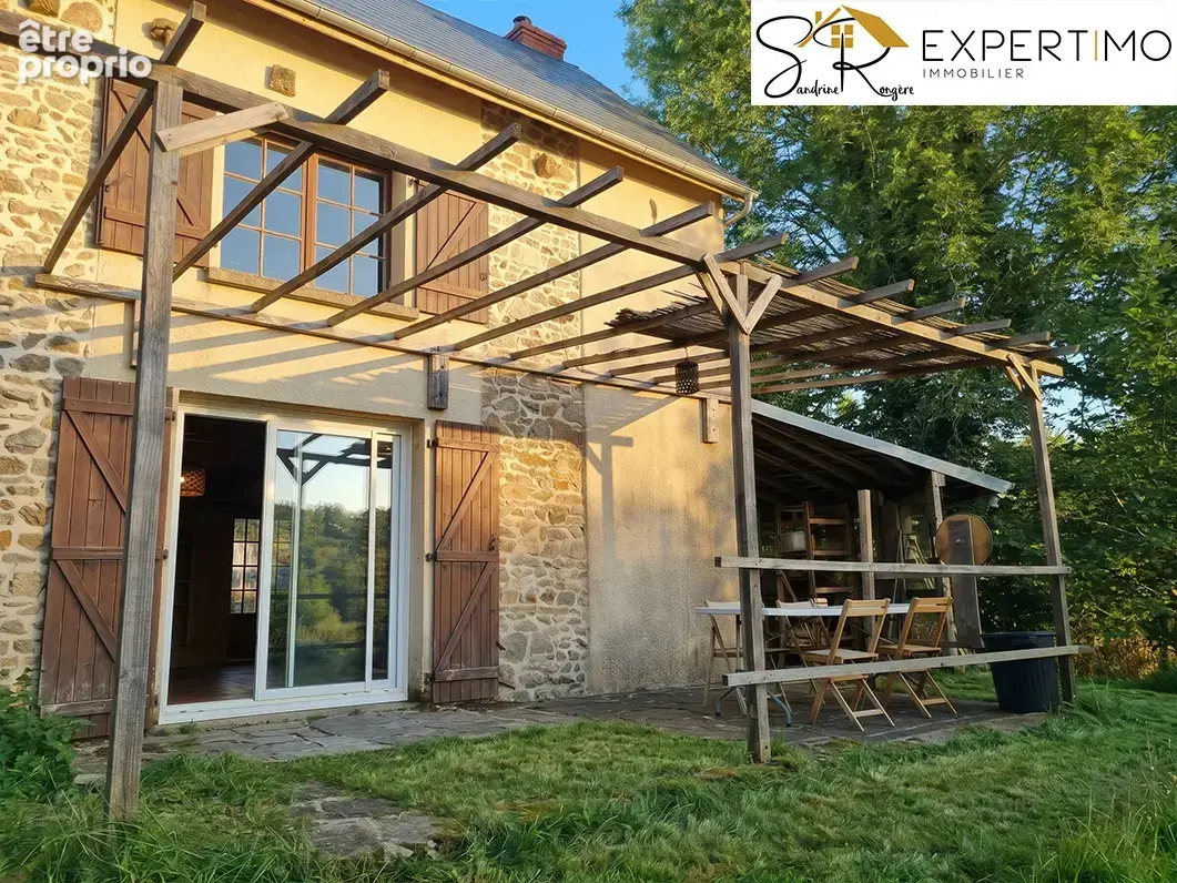 Maison en pierre de 119 m2   Terrain de 1 345 m2   Gouttières (63390) - photo 4