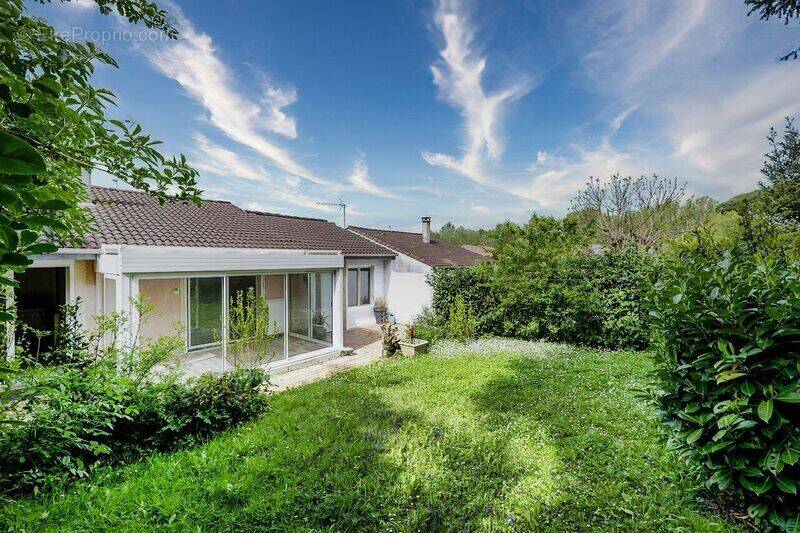 Maison à AMBARES-ET-LAGRAVE