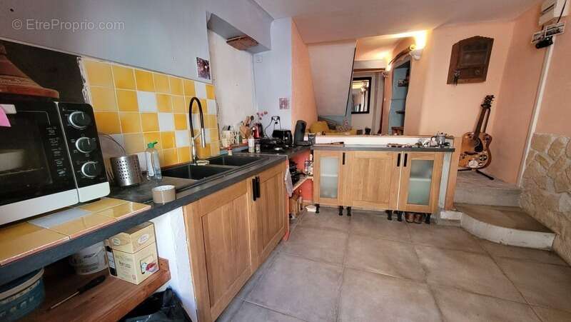 Authentique maison de village de 3 pièces avec cave voûtée et chambre à rénover_SIGONCE (04) - photo 4