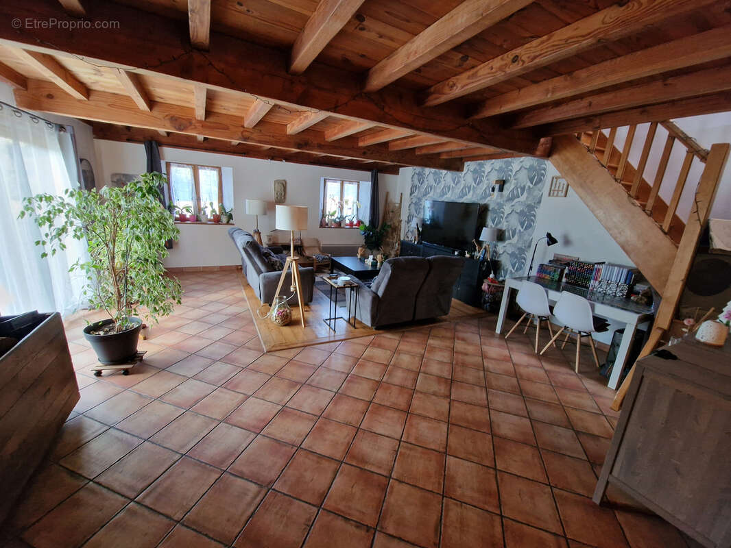 Maison à VERNOUX-EN-VIVARAIS