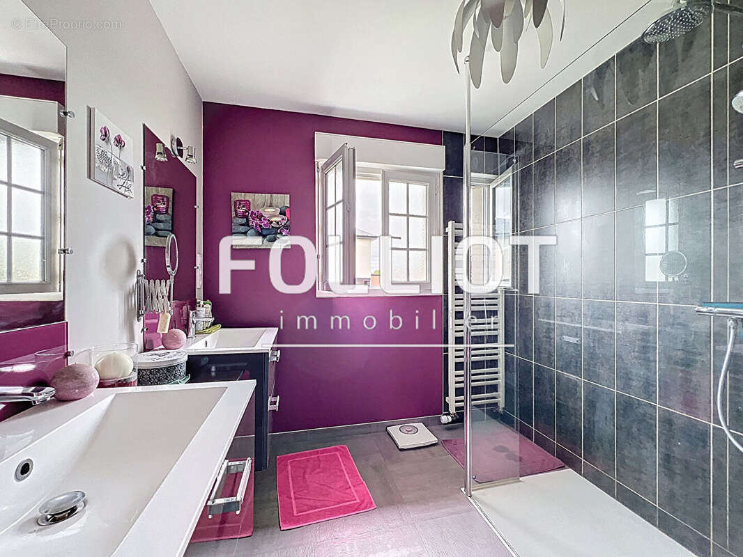 Maison à SAINT-SENIER-SOUS-AVRANCHES