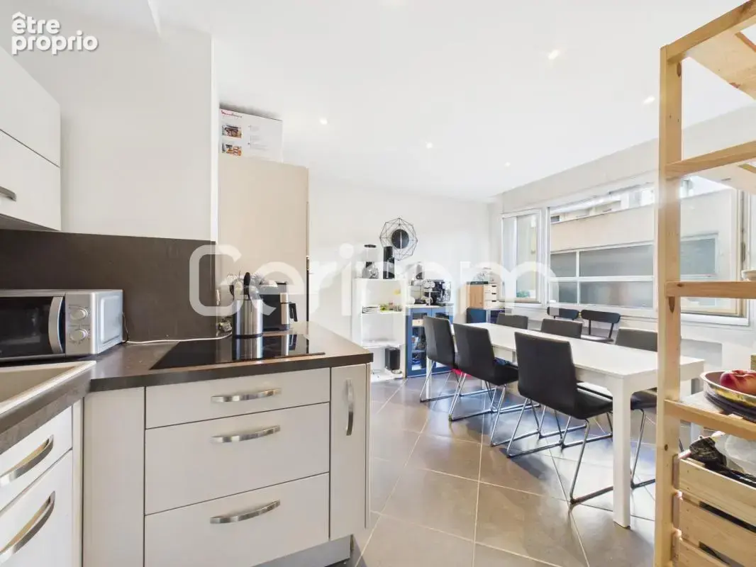 Vente - Appartement - 3 pièces + cuisine - 53,53 m² - 143 000 € - photo 2