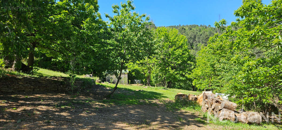 Propriété en pierres dépendances, hangar, terrain, vergers, vue magnifique à saint Cécile d'andorge - photo 7