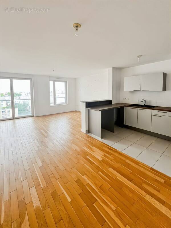 Appartement à COURBEVOIE