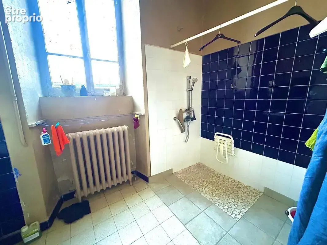 Opportunité rare pour professionnels — Bâtiment de caractère de 450 m² sur 3 niveaux avec jardin de 1 000 m² - photo 7
