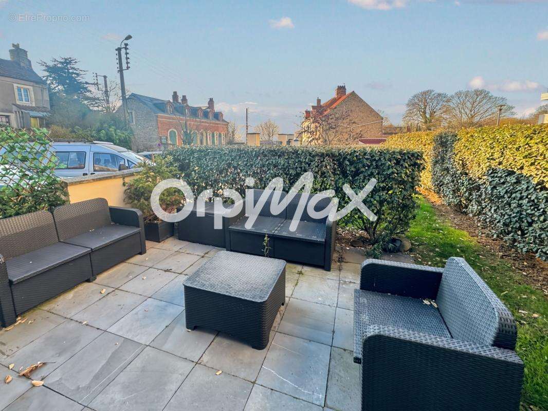 Maison à SAINT-MARTIN-BOULOGNE