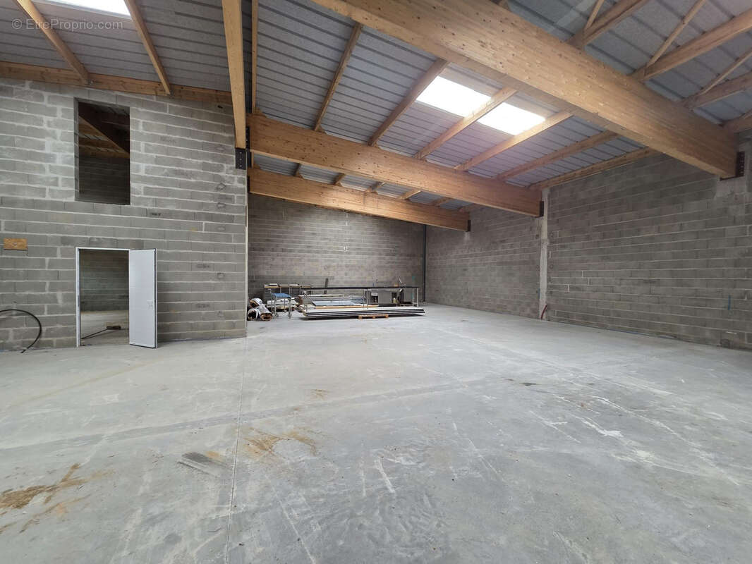 Commerce à SAINT-LAMBERT-LA-POTHERIE