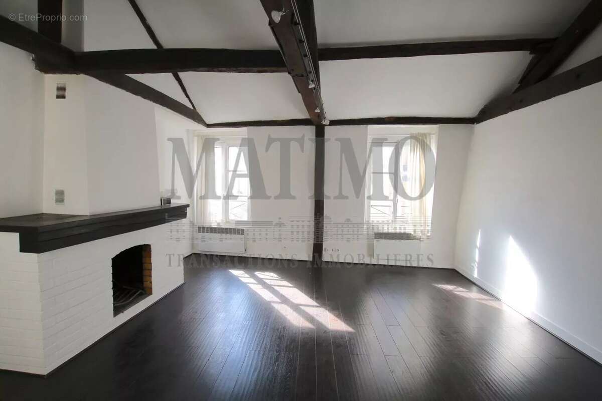 Appartement à PARIS-3E