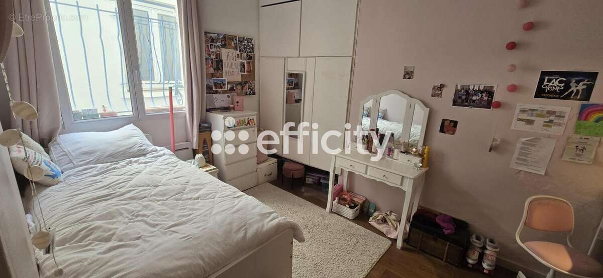 Appartement à PARIS-11E