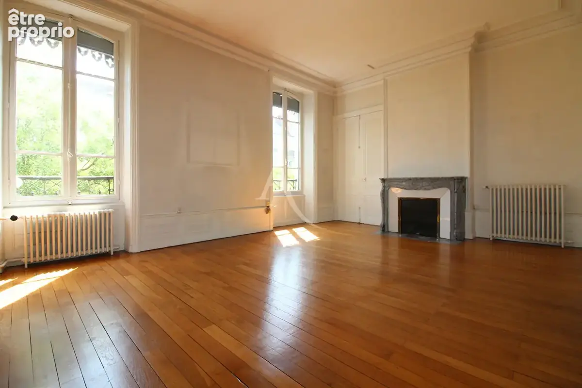 A VENDRE - Appartement T5 Boulevard de la République - photo 3