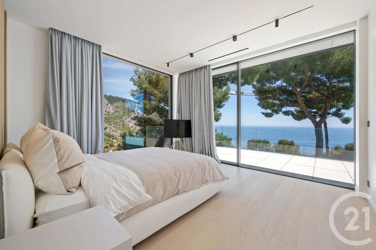 Maison à EZE