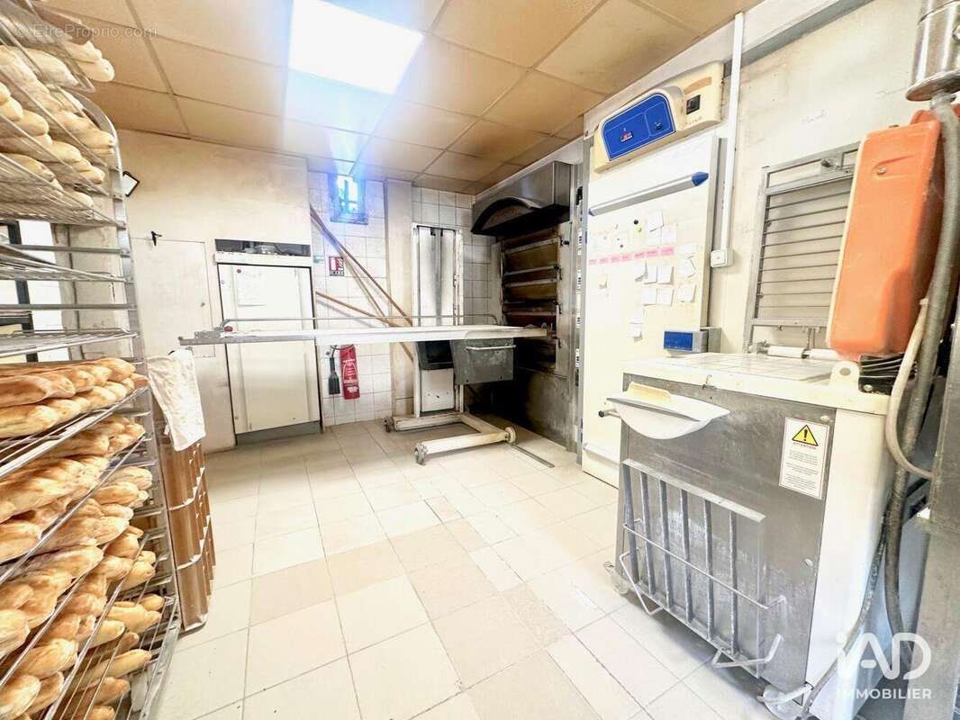 Photo 2 - Commerce à ORANGE