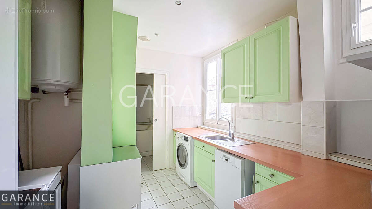Appartement à PARIS-14E