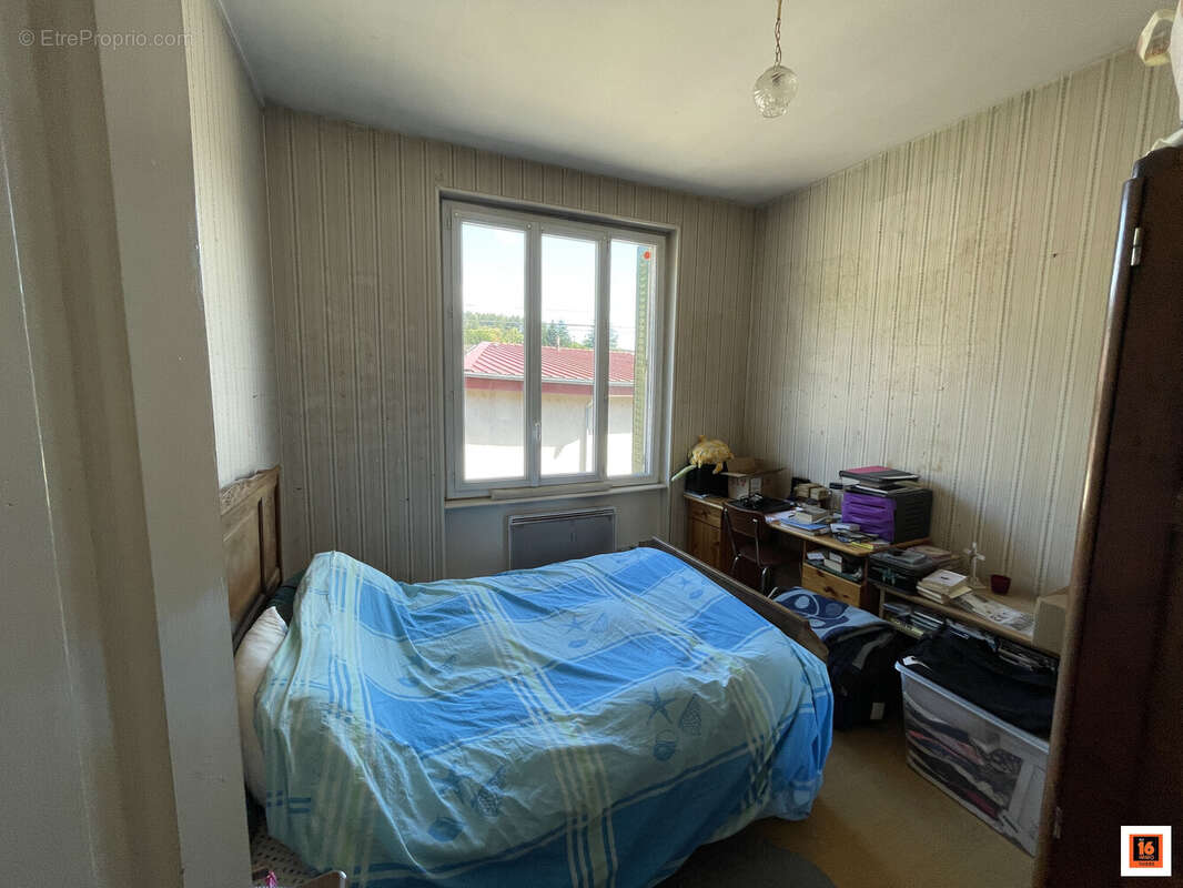 Maison 61 m² à La Monnerie-Le-Montel  - photo 5