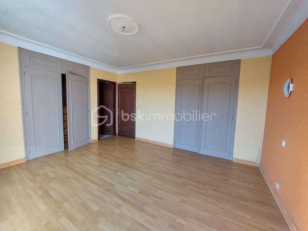 Maison à SERRES-CASTET